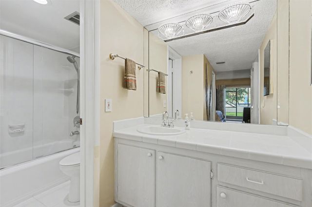 2307 S Cypress Bend Dr 106, Pompano Beach, FL 33069