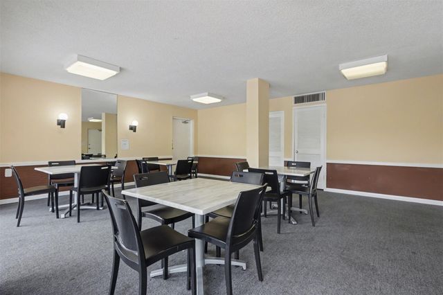 2307 S Cypress Bend Dr 106, Pompano Beach, FL 33069