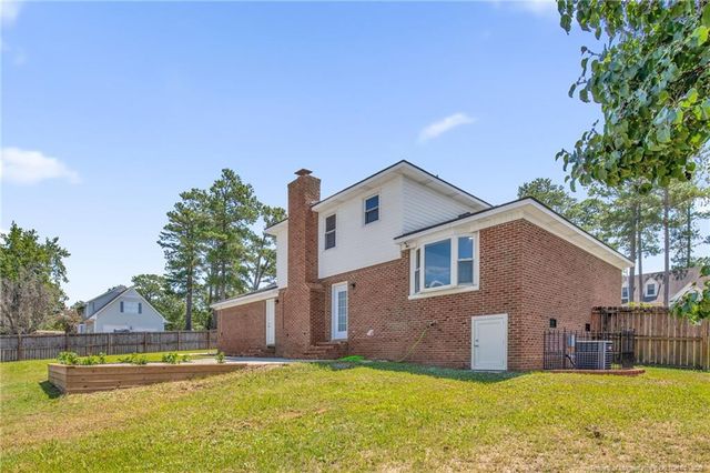 6102 Lakeway Drive, Fayetteville, NC 28306