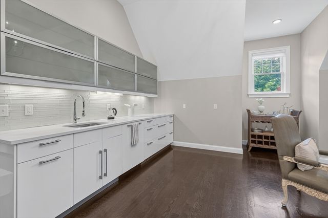 226 Cochituate Rd, Wayland, MA 01778