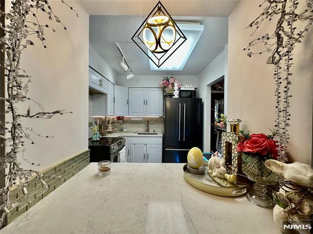 160 Overlook Avenue 2D, Hackensack, NJ 07601