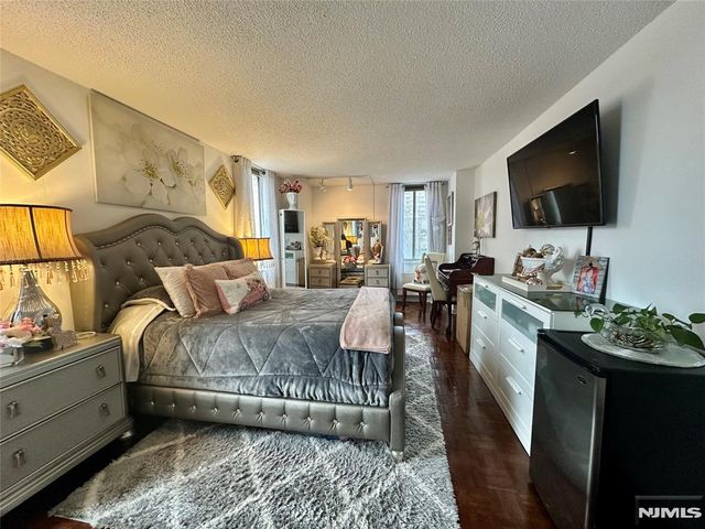 160 Overlook Avenue 2D, Hackensack, NJ 07601