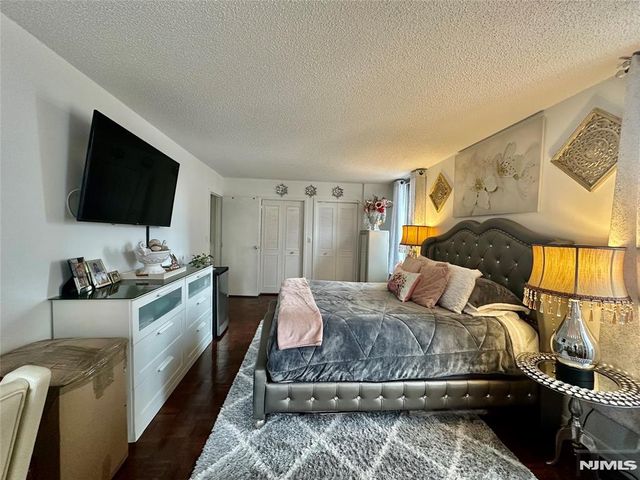 160 Overlook Avenue 2D, Hackensack, NJ 07601