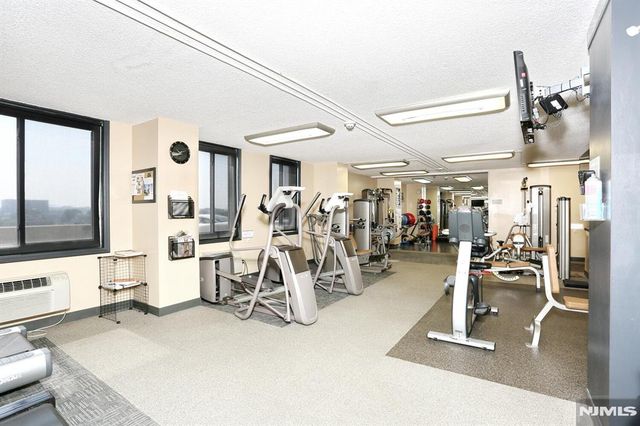 160 Overlook Avenue 2D, Hackensack, NJ 07601