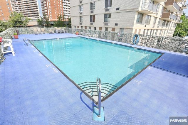 160 Overlook Avenue 2D, Hackensack, NJ 07601