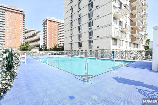 160 Overlook Avenue 2D, Hackensack, NJ 07601