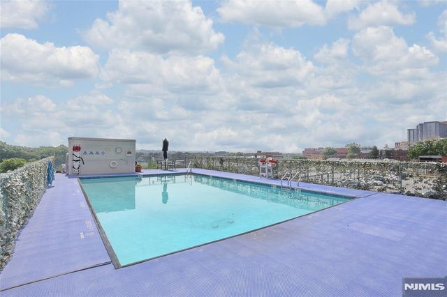 160 Overlook Avenue 2D, Hackensack, NJ 07601