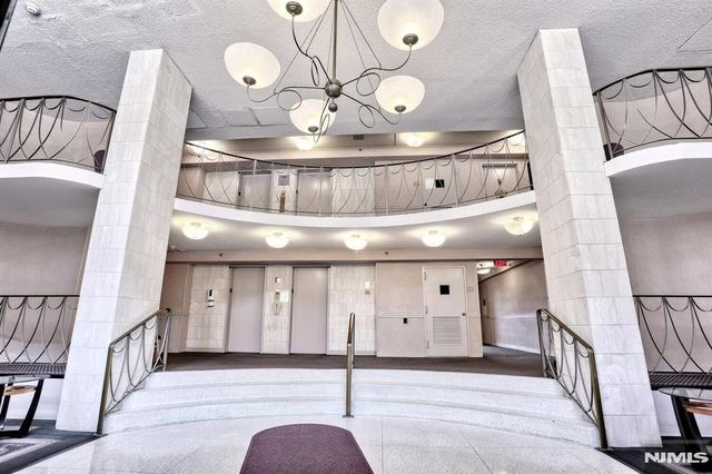 160 Overlook Avenue 2D, Hackensack, NJ 07601