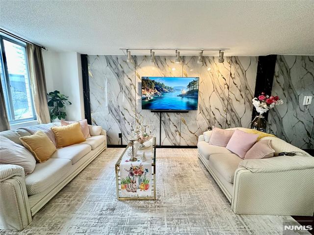 160 Overlook Avenue 2D, Hackensack, NJ 07601