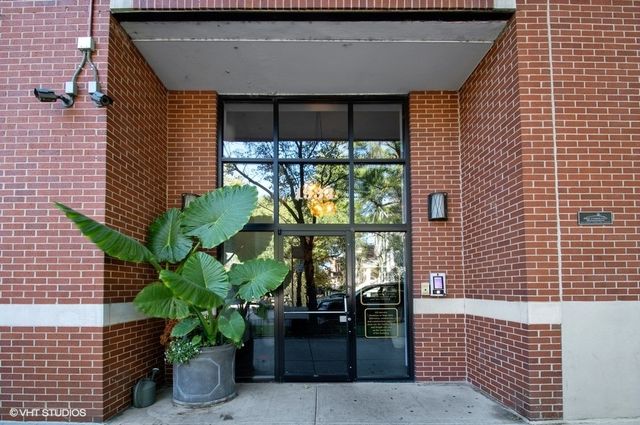 1934 N WASHTENAW Avenue 218, Chicago, IL 60647