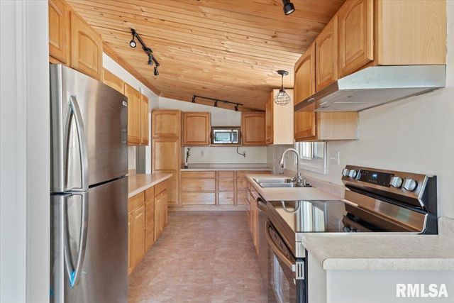 17279 RIVER VIEW Road, Petersburg, IL 62675