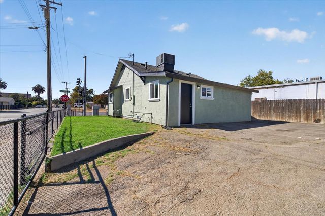 2800 Del Paso Blvd, Sacramento, CA 95815
