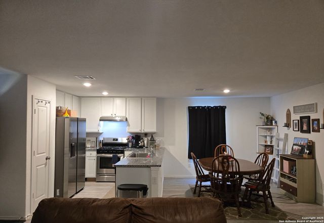 2815 Millikan Dr., Converse, TX 78109