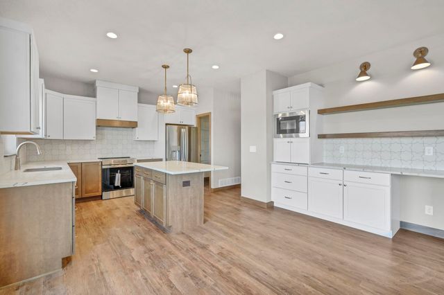 1416 Partridge Lane, Waterloo, IA 50701