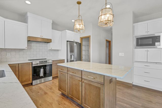 1416 Partridge Lane, Waterloo, IA 50701