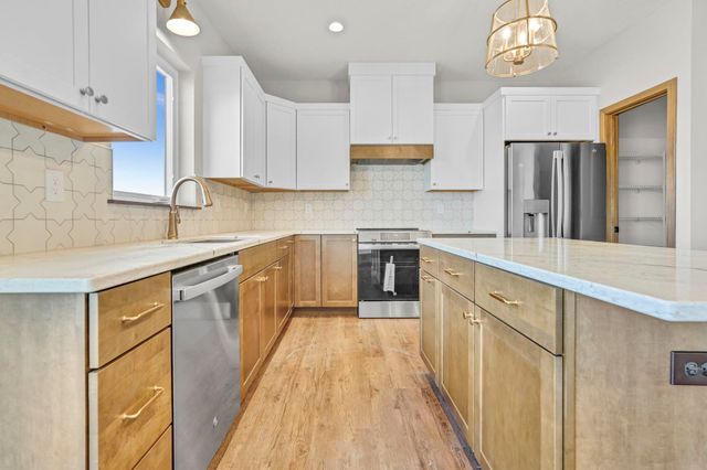 1416 Partridge Lane, Waterloo, IA 50701