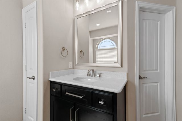 800 Beckington Drive, Shady Shores, TX 76208