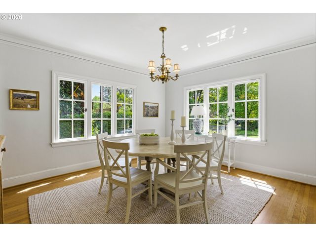 615 Se ANDOVER Pl, Portland, OR 97202