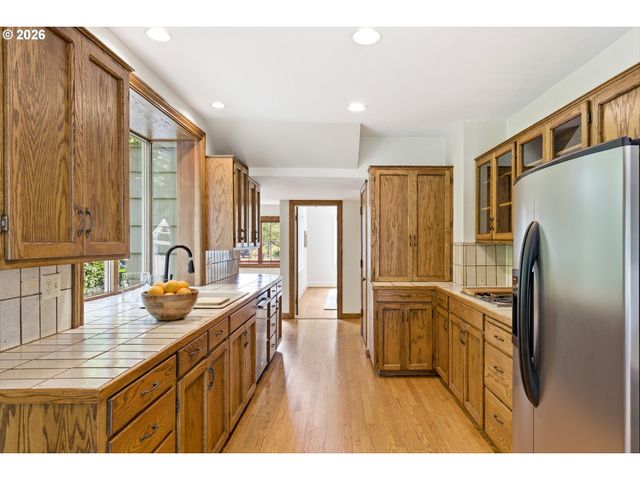 615 Se ANDOVER Pl, Portland, OR 97202
