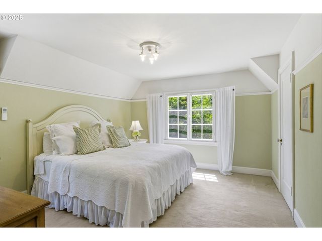615 Se ANDOVER Pl, Portland, OR 97202