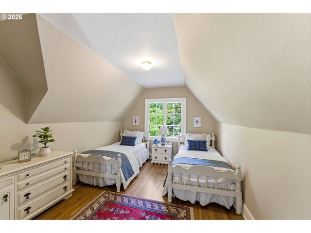 615 Se ANDOVER Pl, Portland, OR 97202
