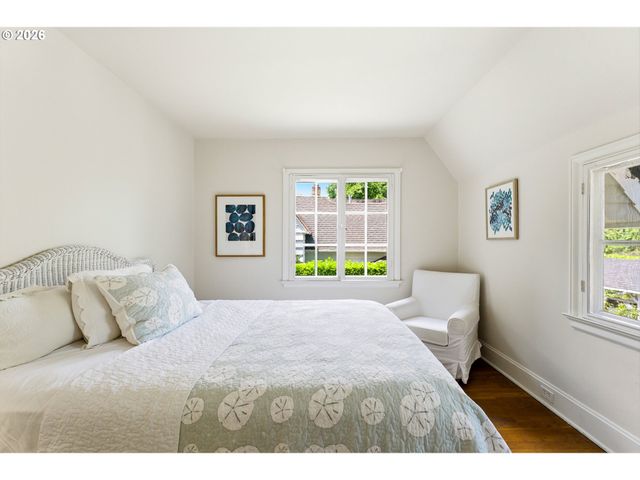 615 Se ANDOVER Pl, Portland, OR 97202