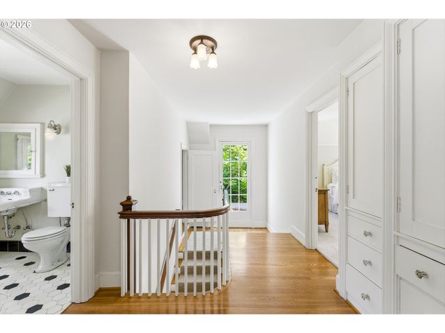 615 Se ANDOVER Pl, Portland, OR 97202