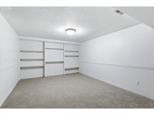 615 Se ANDOVER Pl, Portland, OR 97202