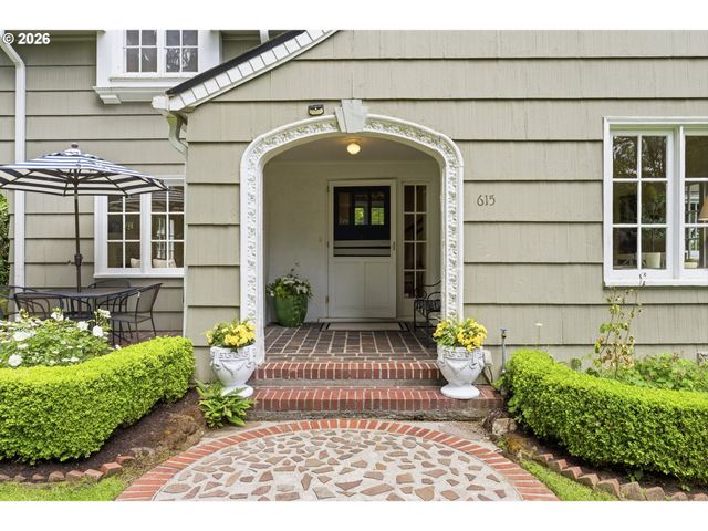 615 Se ANDOVER Pl, Portland, OR 97202
