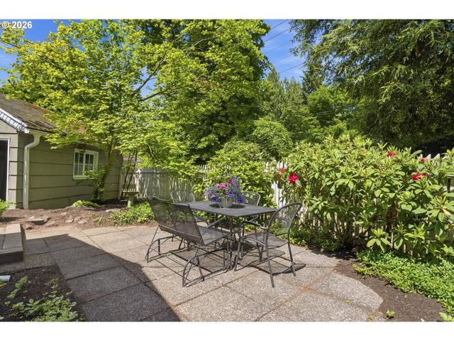 615 Se ANDOVER Pl, Portland, OR 97202