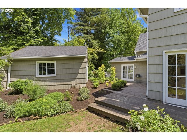 615 Se ANDOVER Pl, Portland, OR 97202