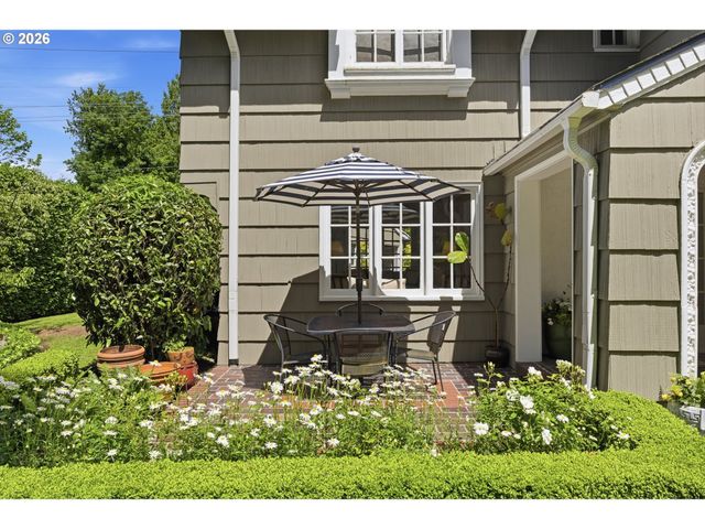 615 Se ANDOVER Pl, Portland, OR 97202