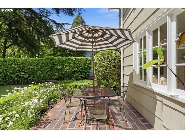 615 Se ANDOVER Pl, Portland, OR 97202