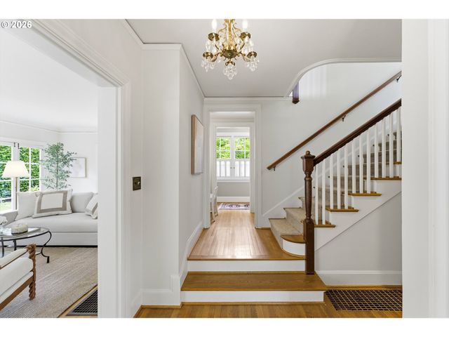 615 Se ANDOVER Pl, Portland, OR 97202