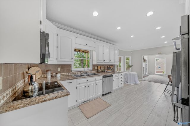 10001 SE Covington Drive, Huntsville, AL 35803
