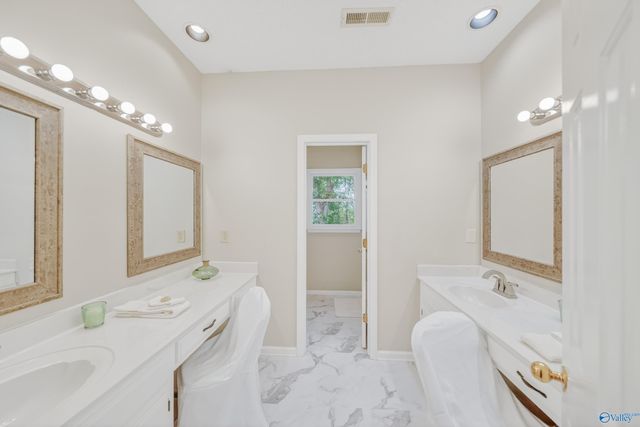10001 SE Covington Drive, Huntsville, AL 35803