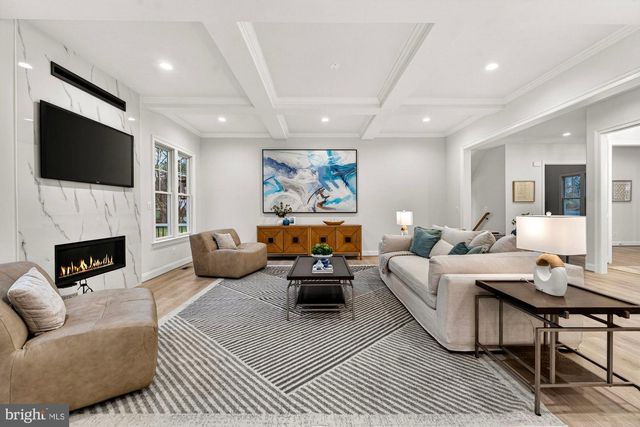 1711 DREWLAINE DR, Vienna, VA 22182