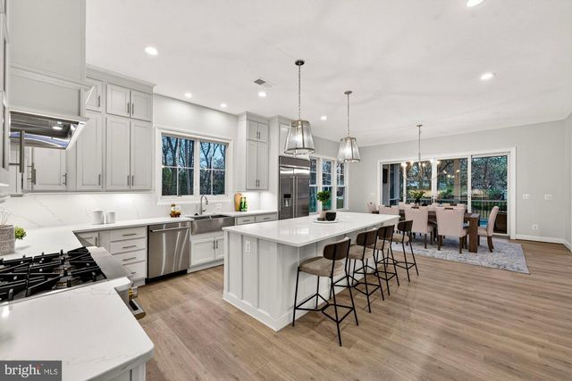 1711 DREWLAINE DR, Vienna, VA 22182