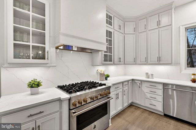 1711 DREWLAINE DR, Vienna, VA 22182