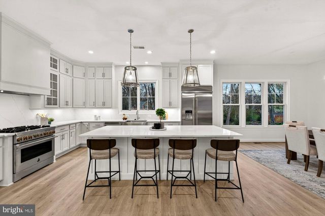 1711 DREWLAINE DR, Vienna, VA 22182