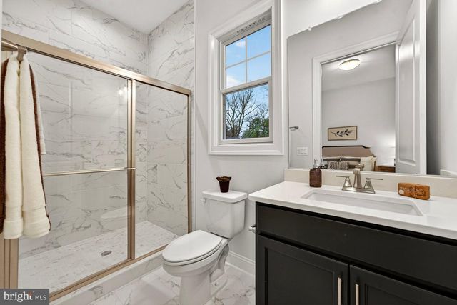 1711 DREWLAINE DR, Vienna, VA 22182