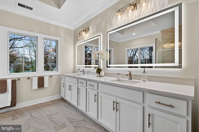 1711 DREWLAINE DR, Vienna, VA 22182