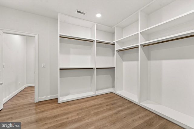 1711 DREWLAINE DR, Vienna, VA 22182