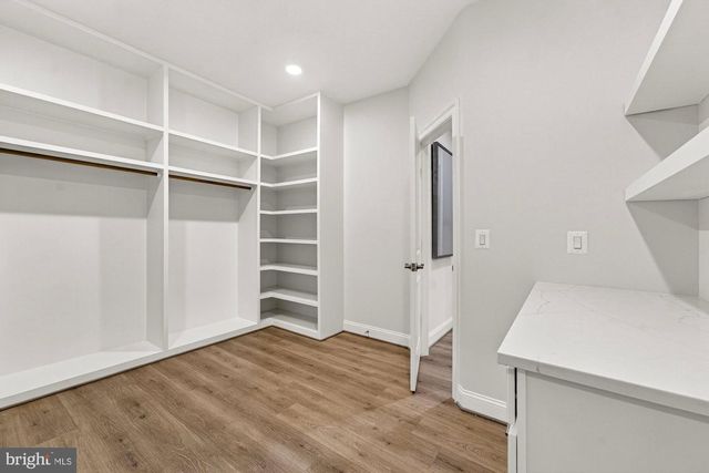 1711 DREWLAINE DR, Vienna, VA 22182