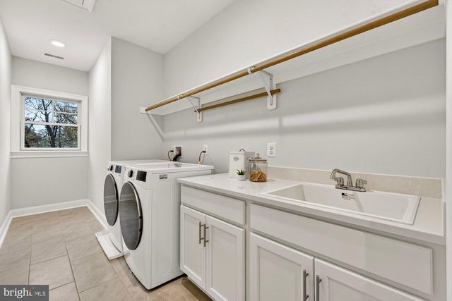 1711 DREWLAINE DR, Vienna, VA 22182