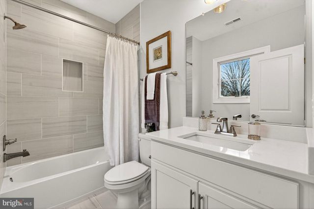 1711 DREWLAINE DR, Vienna, VA 22182