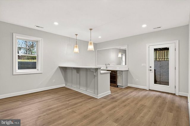 1711 DREWLAINE DR, Vienna, VA 22182