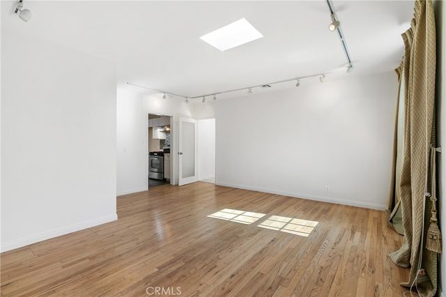 17329 Burbank Boulevard, Encino, CA 91316