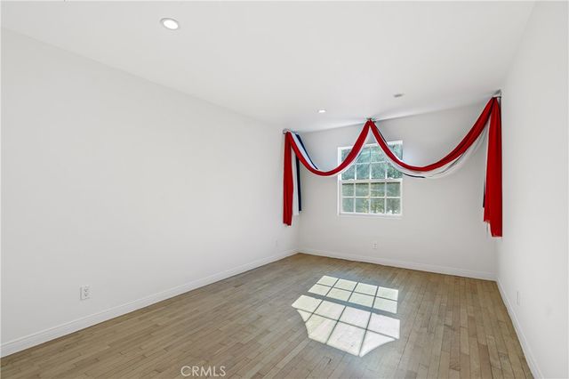 17329 Burbank Boulevard, Encino, CA 91316