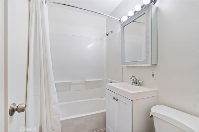 17329 Burbank Boulevard, Encino, CA 91316